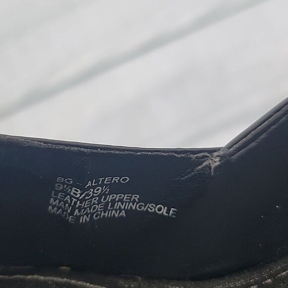 BCBGeneration Altero Black Heels with Buckle Detail Womens Size 9.5 - Picture 10 of 13